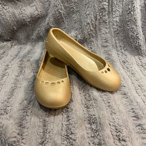 Croc women’s flats